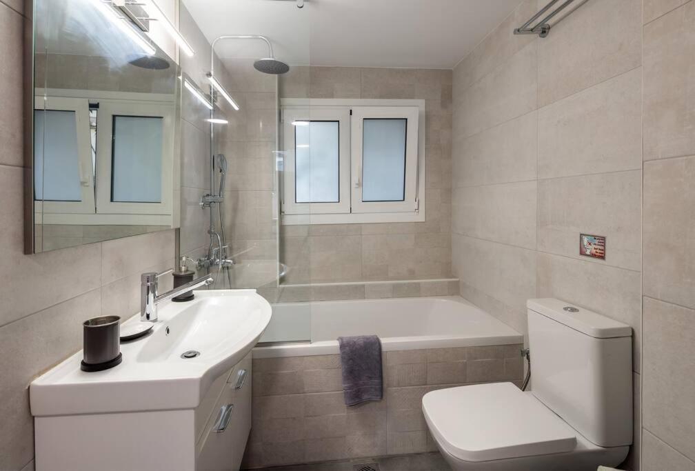 Hilton Area Brand New Comfortable Apartment Athens Exterior photo